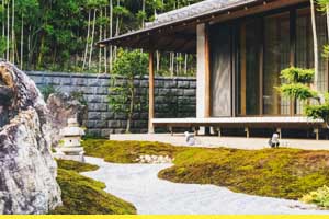 How to decorate a small garden